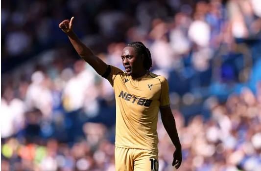 Huyen thoai Arsenal ngac nhien khi Chelsea khong theo duoi Eberechi Eze.