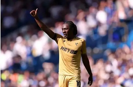 Huyen thoai Arsenal ngac nhien khi Chelsea khong theo duoi Eberechi Eze.