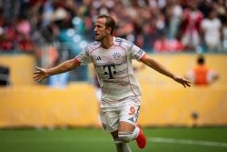 harry-kane-mua-thu-2-lien-tiep-vuot-moc-40-ban-20250630082112