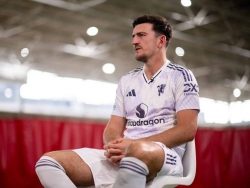harry-maguire-khong-muon-roi-man-utd-20250822062131-1
