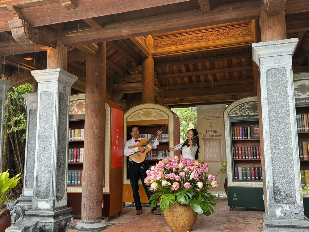 Không gian văn hóa đọc "rất thơ" trên Hồ Văn - Ảnh 3.