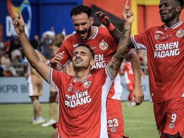 Nhận định, soi kèo Semen Padang vs PSM Makassar, 15h30 ngày 22/8: 3 điểm xa nhà Nhận định, soi kèo Semen Padang vs PSM Makassar, 15h30 ngày 22/8: 3 điểm xa nhà