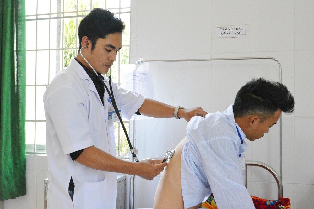 Tiếp nhận nhiều bệnh nhân mắc sốt rét ác tính nguy hiểm tính mạng - Ảnh 1.