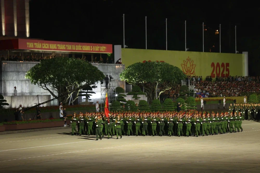 Tổng hợp luyện diễu binh, diễu hành lần thứ nhất của sự kiện A80 - Ảnh 5. Tổng hợp luyện diễu binh, diễu hành lần thứ nhất của sự kiện A80 - Ảnh 5.