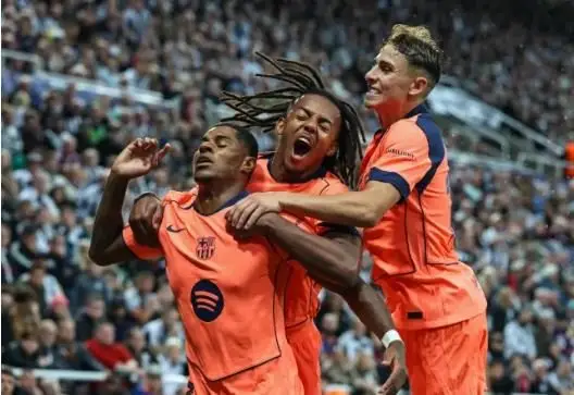 Marcus Rashford lap cu dup cho Barca truoc Newcastle.
