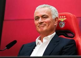 Chính Jose Mourinho cũng bất ngờ khi nhận lời Benfica