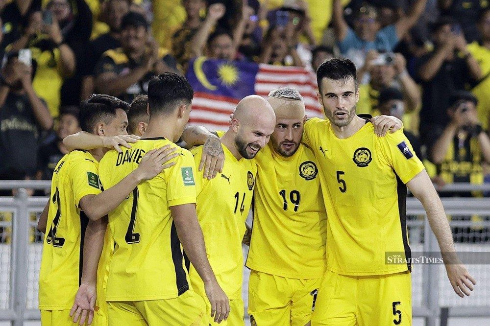 Truyền thông Malaysia choáng vì án phạt của FIFA, thừa nhận đau đớn khi đội nhà gian lận ở trận gặp Việt Nam - Ảnh 1. Truyền thông Malaysia choáng vì án phạt của FIFA, thừa nhận đau đớn khi đội nhà gian lận ở trận gặp Việt Nam - Ảnh 1.