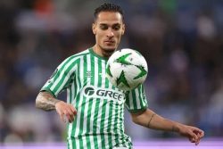 antony-dong-y-giam-luong-de-roi-man-utd-20250628075458-1