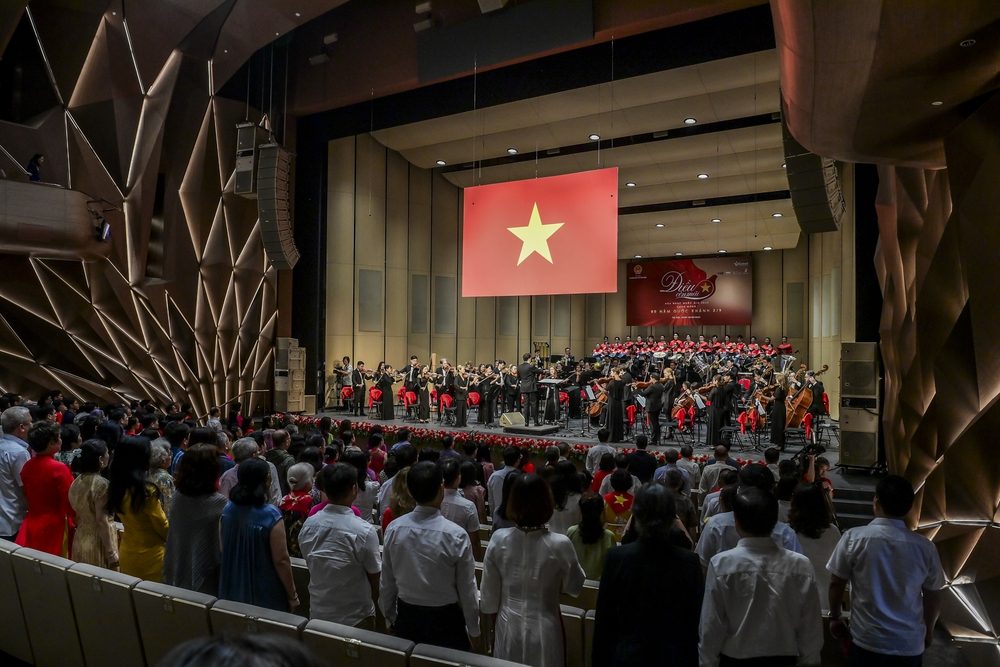 "Điều còn mãi" 2025 - Khi ký ức hòa cùng khát vọng - Ảnh 1. "Điều còn mãi" 2025 - Khi ký ức hòa cùng khát vọng - Ảnh 1.