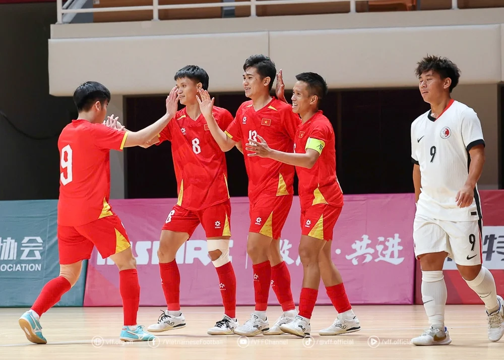 Tin nóng bóng đá Việt hôm nay 21/9: HLV Diego Giustozzi hài lòng về đội tuyển Việt Nam; Đình Bắc muốn xuất ngoại - Ảnh 1. Tin nóng bóng đá Việt hôm nay 21/9: HLV Diego Giustozzi hài lòng về đội tuyển Việt Nam; Đình Bắc muốn xuất ngoại - Ảnh 1.