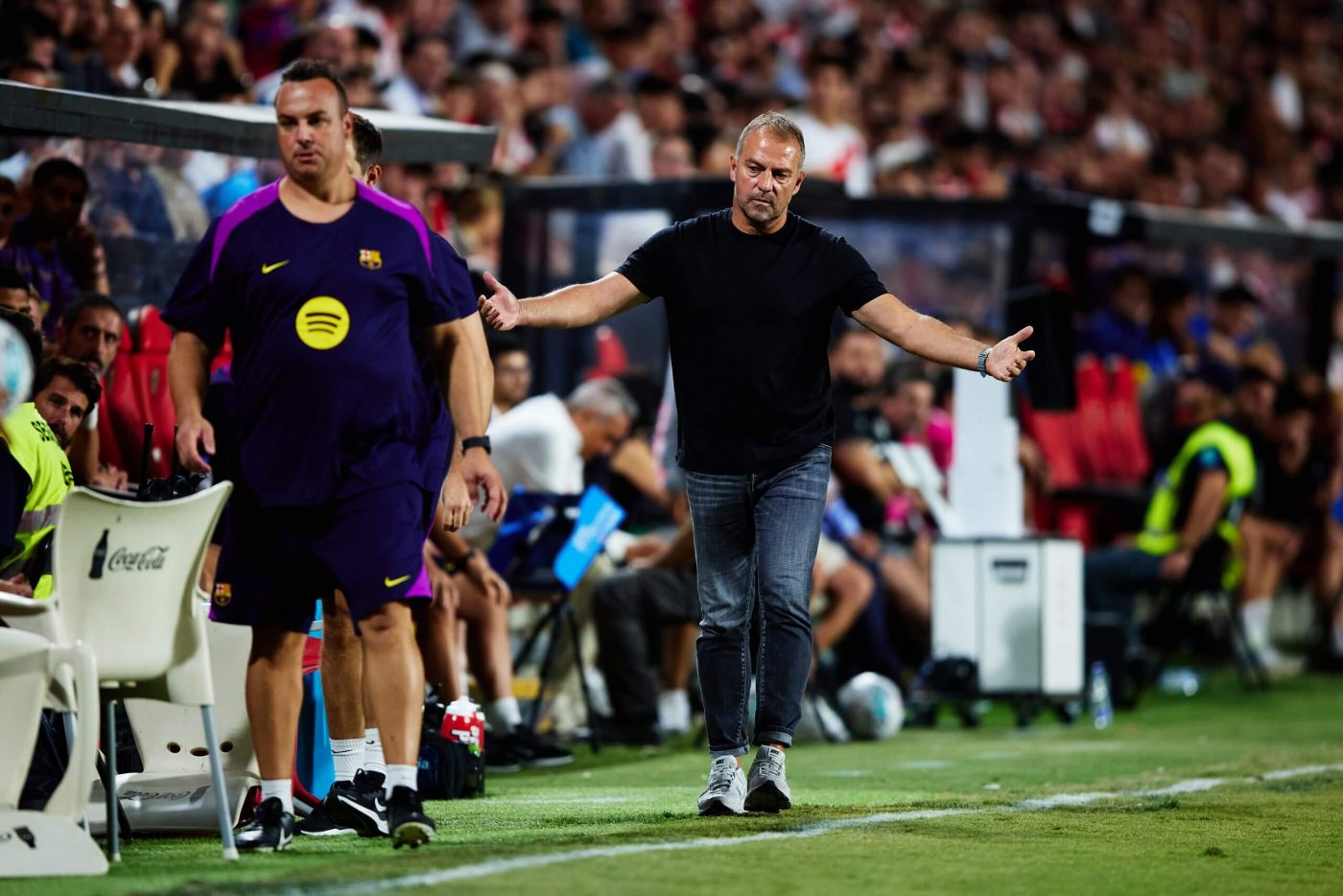 Hansi Flick và cơn cuồng nộ sau cánh cửa phòng thay đồ Barcelona 1