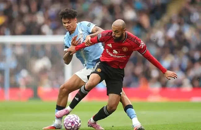 Hậu vệ MU thừa nhận không có điểm tốt nào sau trận thua Man City 1