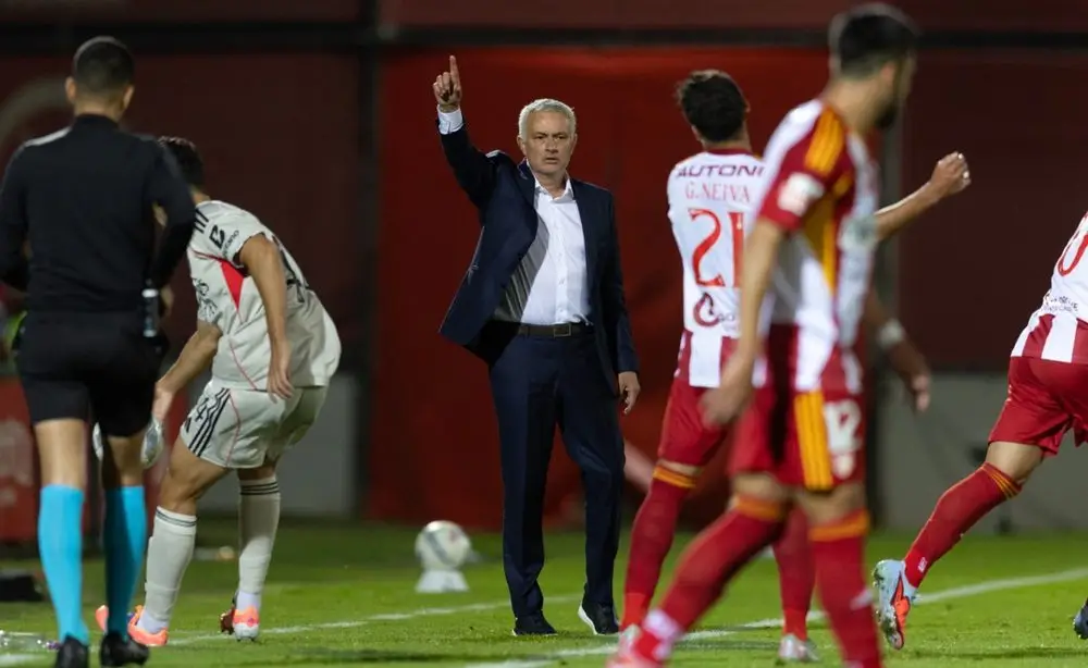Jose Mourinho tái xuất như mơ cùng đội bóng 'mới mà cũ' - Ảnh 1.