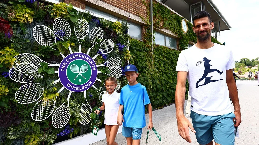 Djokovic cùng gia đình rời Serbia, tới Hy Lạp sinh sống - Ảnh 1.