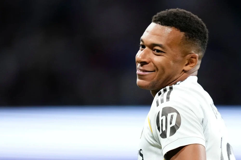 Top 10 VĐV có thu nhập cao nhất thế giới: Ronaldo kiếm gấp đôi Messi - Ảnh 5.
