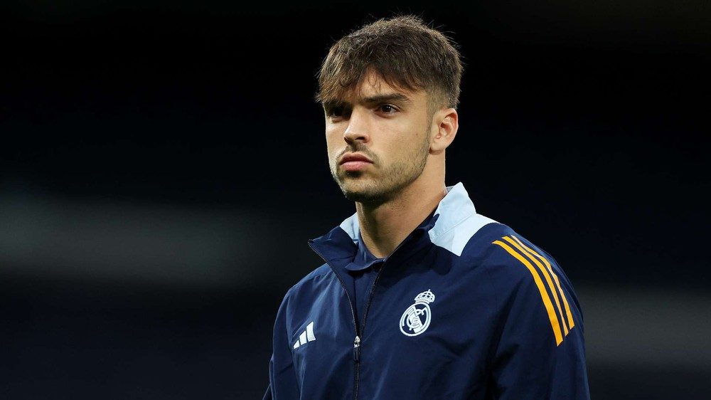 Hậu vệ Real Madrid cùng 3 sao trẻ hầu tòa, đối mặt án hình sự vì chia sẻ video cấm - Ảnh 1.