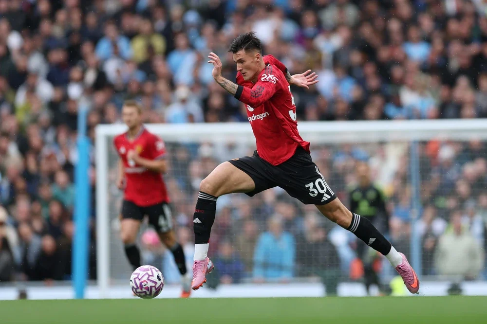 Rio Ferdinand chỉ ra tân binh đáng lo ngại nhất của MU - Ảnh 1.