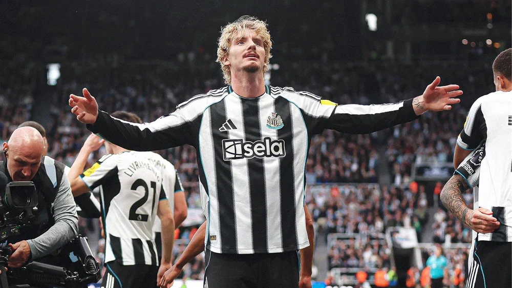 Ngôi sao Newcastle lên tiếng sau tình huống gây tranh cãi với Gabriel - Ảnh 3.