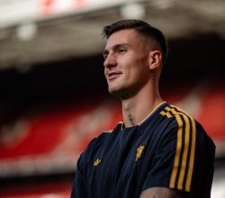 thong-ke-te-hai-cua-tan-binh-bom-tan-man-utd-benjamin-sesko-20250825211448-2