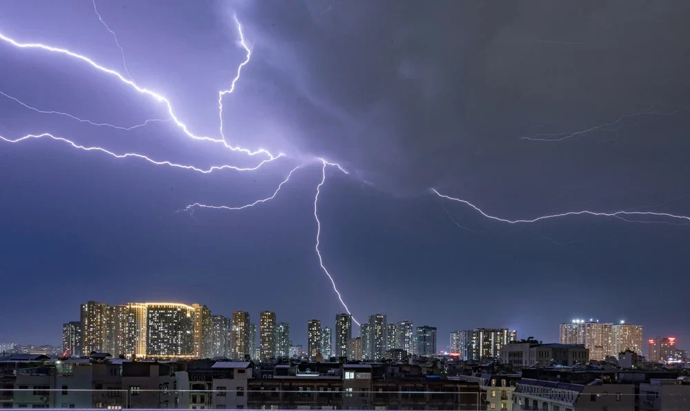 Thời tiết đêm 17/9: Mưa dông trên cả nước - Ảnh 1.