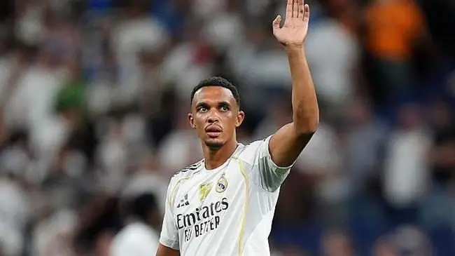 Xabi Alonso ngầm cảnh báo Trent Alexander Arnold 1