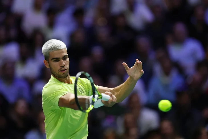 Alcaraz chấm dứt chuỗi 17 trận thắng liên tiếp tại vòng 2 Paris Masters 1000 - Ảnh 1.