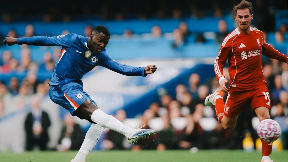 Chelsea đánh bại Liverpool kịch tính, Arsenal chiếm ngôi đầu bảng - Ảnh 5. Chelsea đánh bại Liverpool kịch tính, Arsenal chiếm ngôi đầu bảng - Ảnh 5.