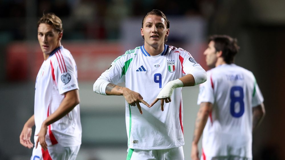Đội tuyển Italy: Thêm một bước đến... vòng play-off - Ảnh 1. Đội tuyển Italy: Thêm một bước đến... vòng play-off - Ảnh 1.