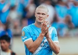 dat-moc-300-ban-thang-haaland-sanh-vai-voi-mbappe-20250627075359
