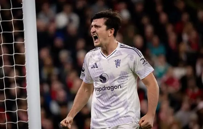 Harry Maguire mang ve chien thang cam xuc cho MU