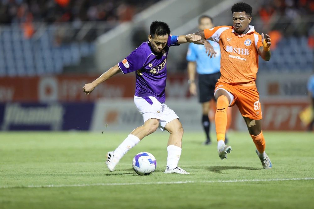 Vòng 6 LPBank V-League 2025/26; SHB Đà Nẵng 0-2 Hà Nội FC: Hòa Xuân vẫn chưa “xuân” - Ảnh 1.