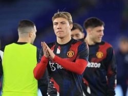 man-utd-dam-phan-mua-sesko-can-nhac-doi-hojlund-20250731093726