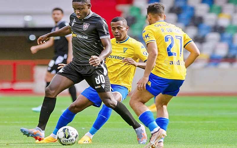 nhan-dinh-soi-keo-casa-pia-vs-estoril-praia-2h15-ngay-4-10-mang-diem-ve-nha_96861-1 Nhận định, Soi kèo Casa Pia vs Estoril Praia 2h15 ngày 4/10: Mang điểm về nhà - Ảnh 1