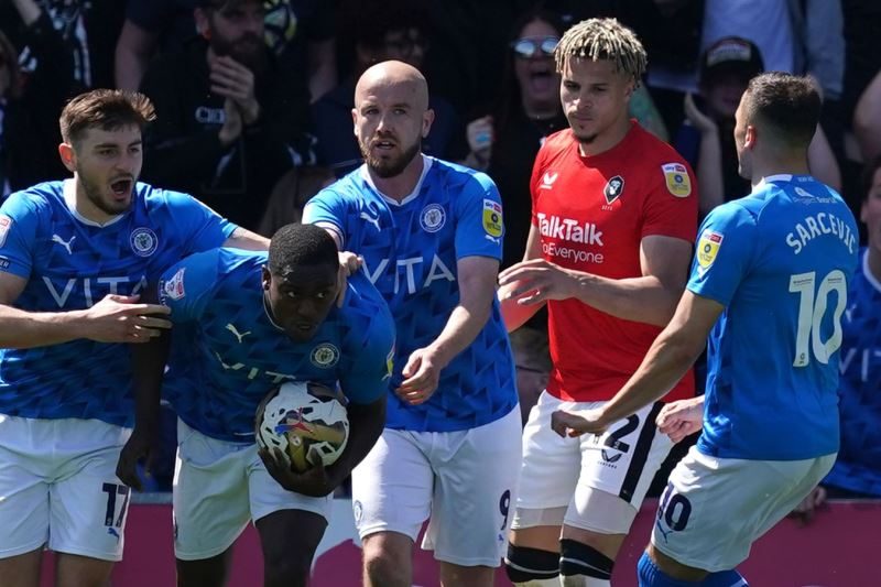 nhan-dinh-soi-keo-salford-city-vs-stockport-county-01h00-ngay-08-10-khach-lan-chu_97647-1 Nhận định, Soi kèo Salford City vs Stockport County 01h00 ngày 08/10: Khách lấn chủ - Ảnh 1