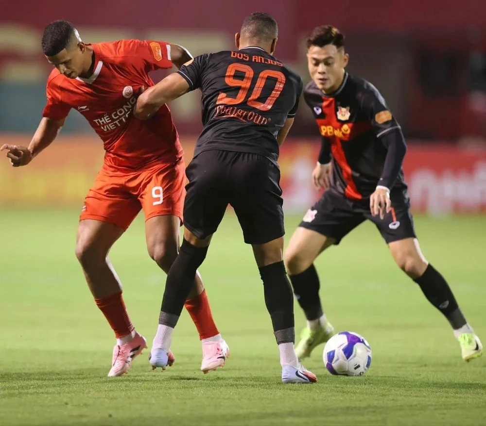 Ninh Bình và Thể Công Viettel chia điểm trong trận cầu kịch tính ở vòng 6 V-League 2025-2026 Ninh Bình và Thể Công Viettel chia điểm trong trận cầu kịch tính ở vòng 6 V-League 2025-2026