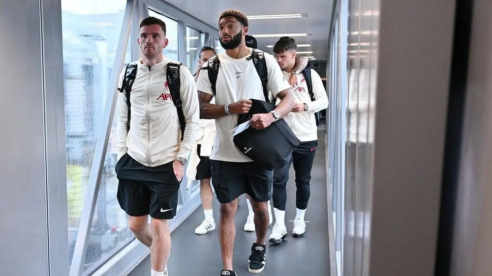Liverpool gặp sự cố bất ngờ trước cuộc chạm trán với Frankfurt - Ảnh 1.
