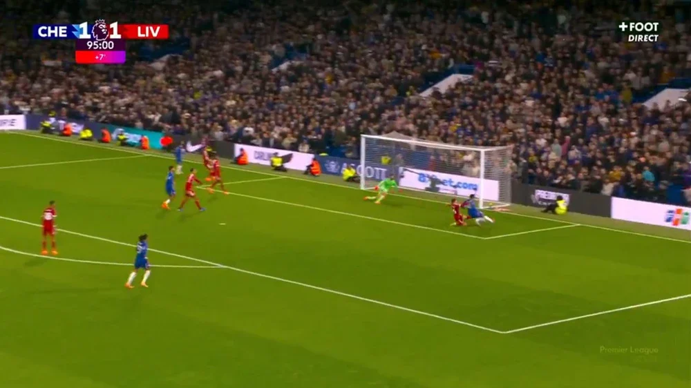 Chelsea đánh bại Liverpool kịch tính, Arsenal chiếm ngôi đầu bảng - Ảnh 2. Chelsea đánh bại Liverpool kịch tính, Arsenal chiếm ngôi đầu bảng - Ảnh 2.