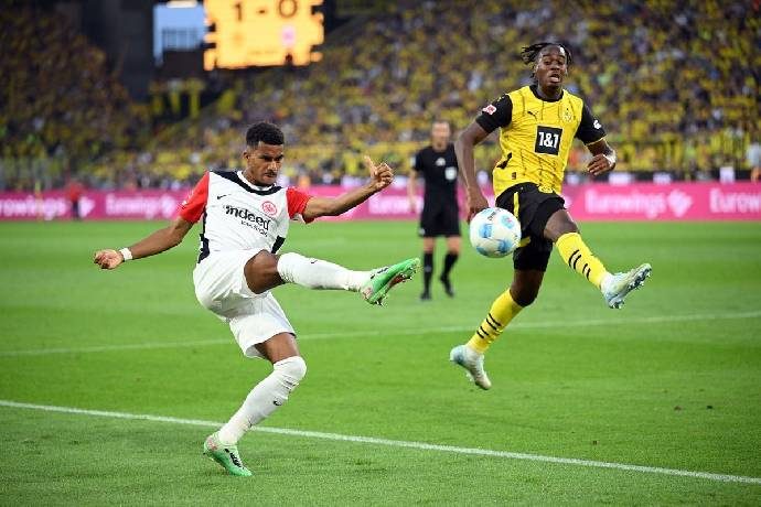 Soi kèo góc Frankfurt vs Dortmund, 00h30 ngày 29/10