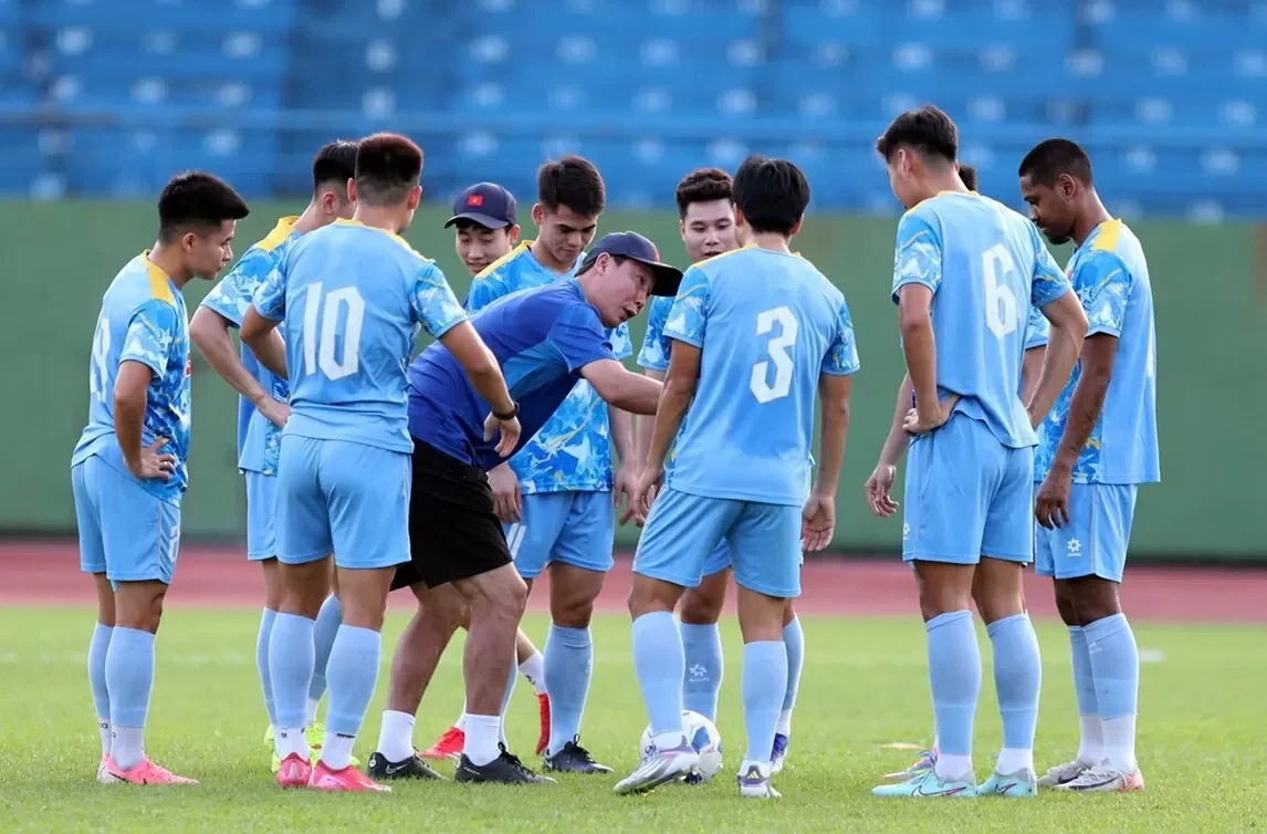Đội tuyển Việt Nam: Câu chuyện từ quá khứ đến hiện tại Đội tuyển Việt Nam: Câu chuyện từ quá khứ đến hiện tại