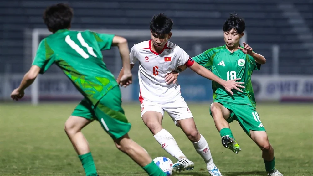 Đại thắng bốn sao, U17 Việt Nam vẫn bất bại ở vòng loại châu Á - Ảnh 1.