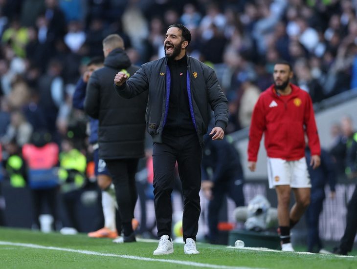 2025-11-08t142814z1778916933up1elb81471enrtrmadp3soccer-england-tot-mun-17640379398971753443553-1 Amorim - Ảnh 1.