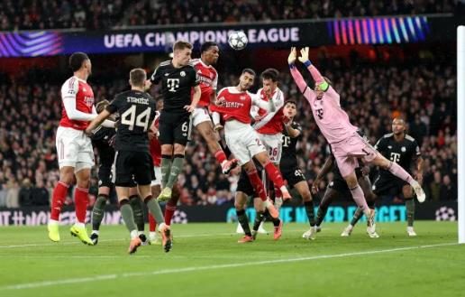 Manuel Neuer va Bayern phan nan ve ban thang cua Jurrien Timber.