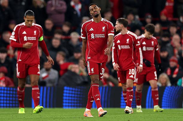 Liverpool đại bại ngay trên sân nhà ở Champions League, nối dài cuộc khủng hoảng - Ảnh 1.