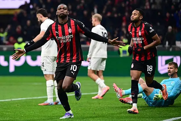 Leao ghi bàn giúp AC Milan đánh bại Lazio 1-0 ở vòng 13 Serie A