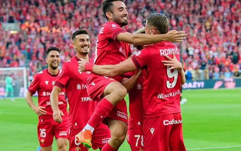 Nhận định, Soi kèo Piast Gliwice vs Widzew lodz 0h00 ngày 29/11: Thoát nhóm cuối bảng - Ảnh 1