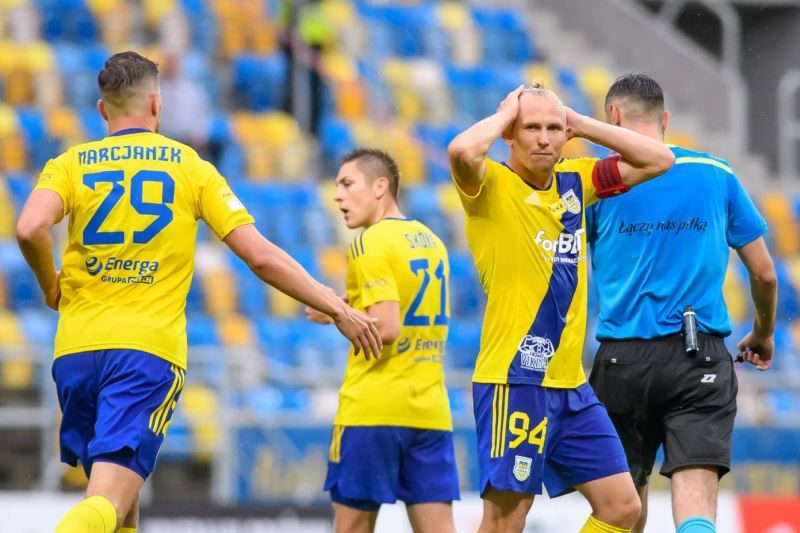 Nhận định, Soi kèo Termalica Nieciecza vs Arka Gdynia 00h00 ngày 22/11: Tiếp đà hưng phấn - Ảnh 1