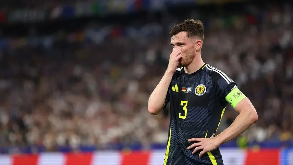 Robertson nghẹn ngào chia sẻ về Jota trong ngày Scotland giành tấm vé đi tiếp ở World Cup 2026 - Ảnh 1.