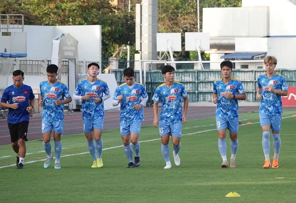Tin nóng bóng đá Việt hôm nay 25/11: U22 Việt Nam rút gọn danh sách dự SEA Games 33; Tuyển nữ Việt Nam thắng trận tại Nhật Bản - Ảnh 1.