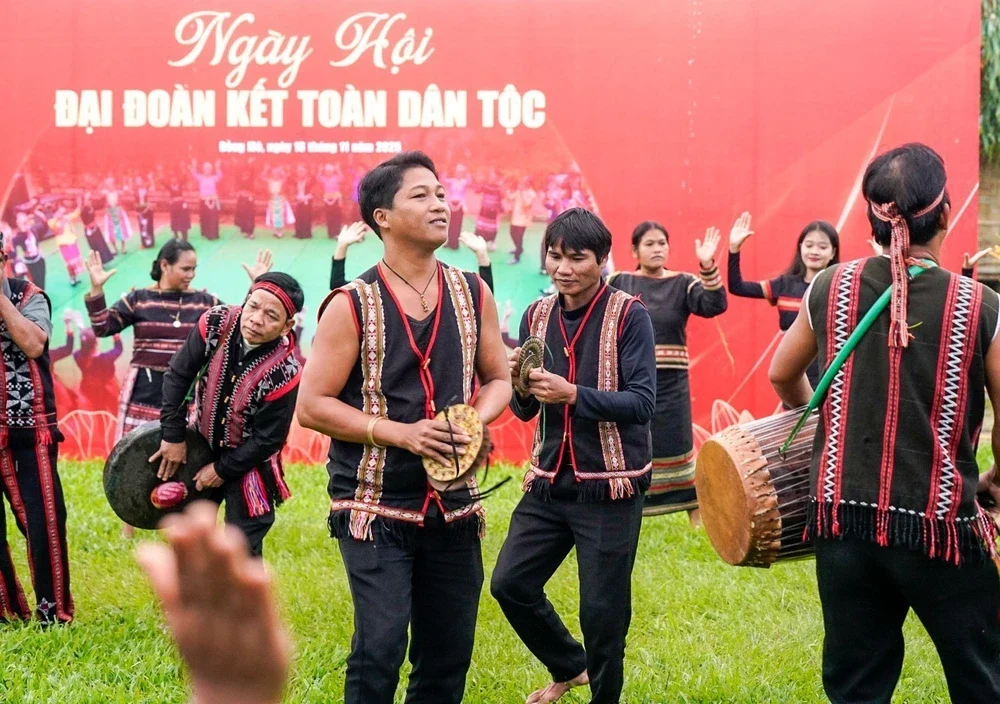 Giao lưu “Ngày hội đại đoàn kết các dân tộc” - Ảnh 10. Giao lưu “Ngày hội đại đoàn kết các dân tộc” - Ảnh 10.