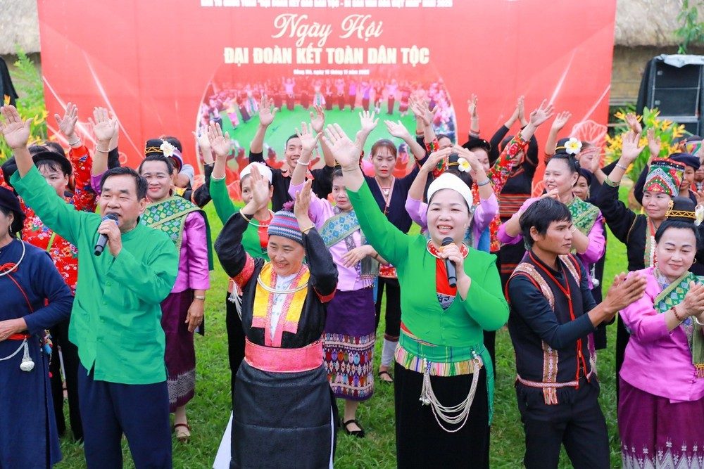 Giao lưu “Ngày hội đại đoàn kết các dân tộc” - Ảnh 1. Giao lưu “Ngày hội đại đoàn kết các dân tộc” - Ảnh 1.